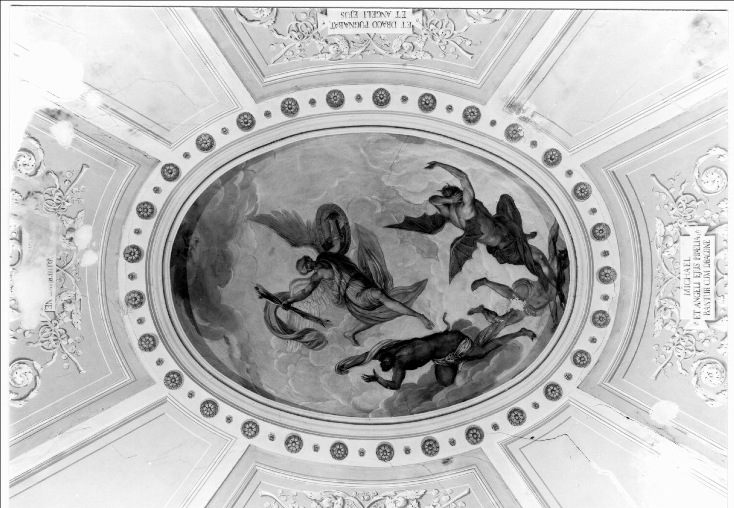 San Michele Arcangelo combatte Satana (decorazione pittorica, complesso decorativo) di Masi Giovanni, Bolognesi Alessio (sec. XIX)