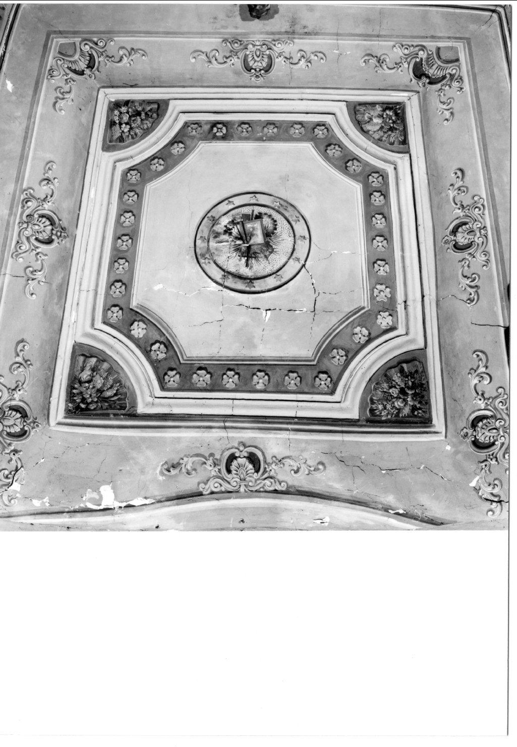 motivo decorativo geometrico; simboli mariani (dipinto) - ambito ferrarese (fine sec. XIX)