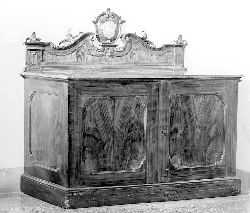 credenza - manifattura emiliana (sec. XVIII)