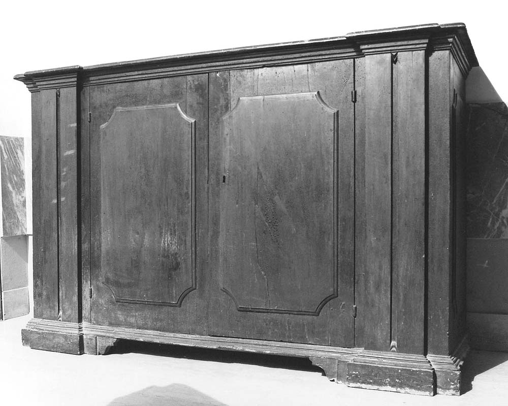 credenza - manifattura emiliana (sec. XVIII)