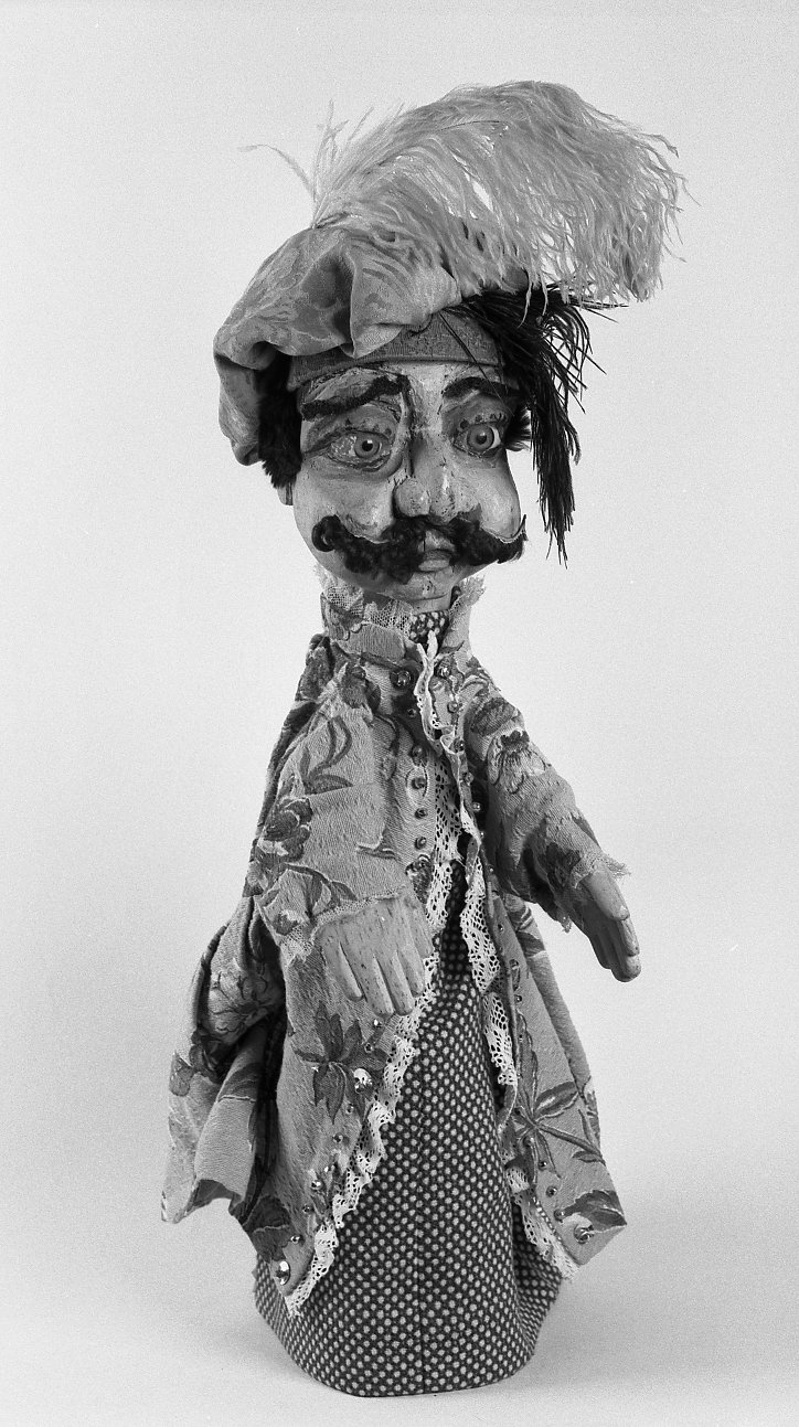 Generico, personaggio con berretto decorato con piume (burattino) - bottega emiliano-romagnola (secc. XIX/ XX)
