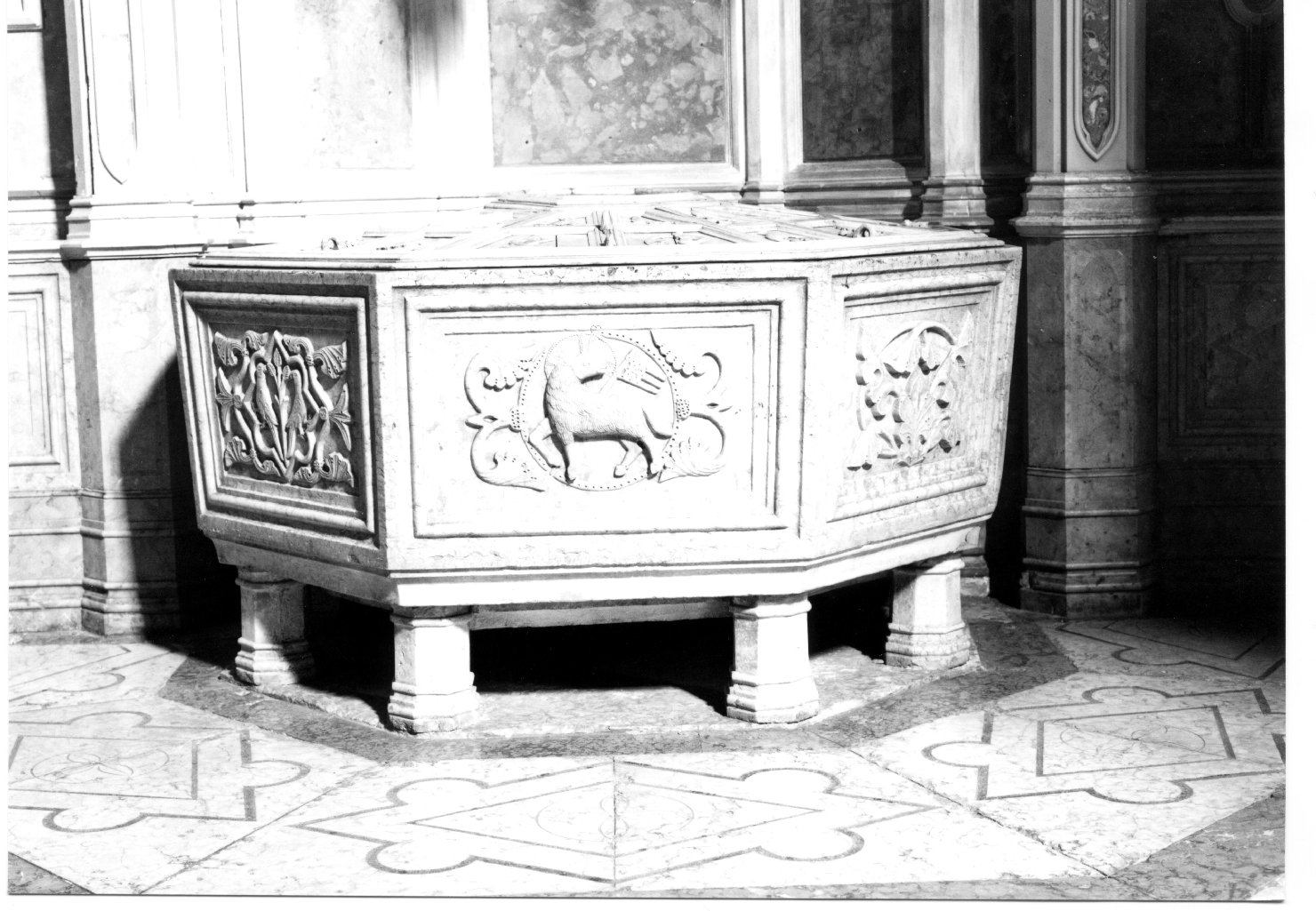 fonte battesimale - a vasca di Nicolò (attribuito) (prima metà sec. XII)
