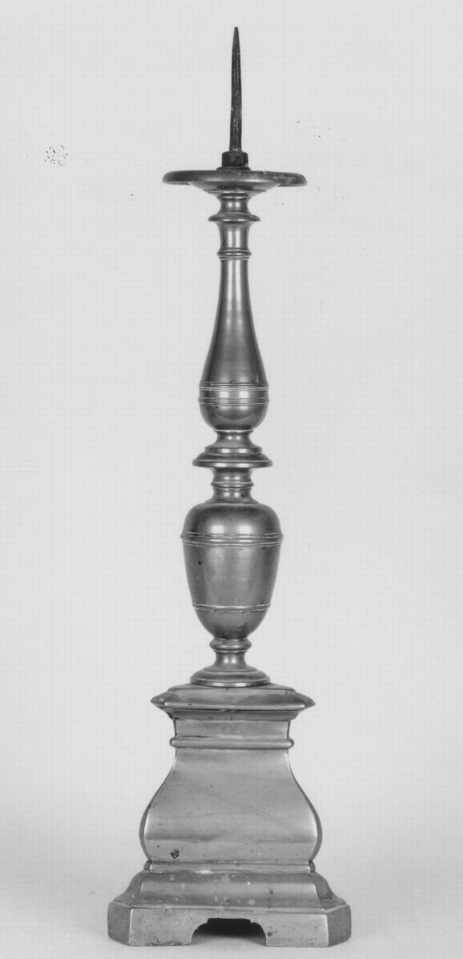 candeliere d'altare - manifattura emiliana (prima metà sec. XX)