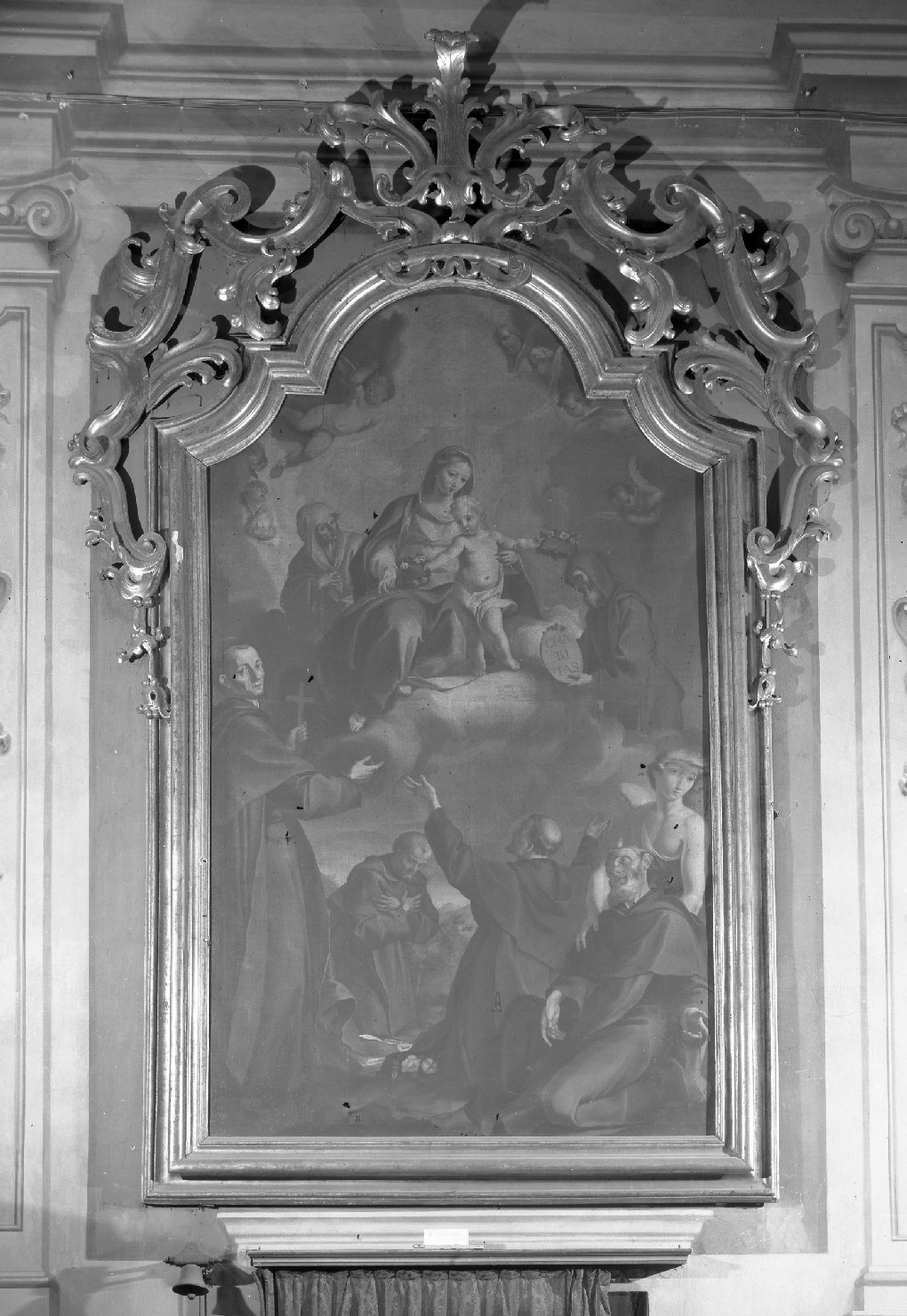 Madonna in gloria e quattro frati serviti (dipinto) di Viani Domenico Maria (fine sec. XVII)
