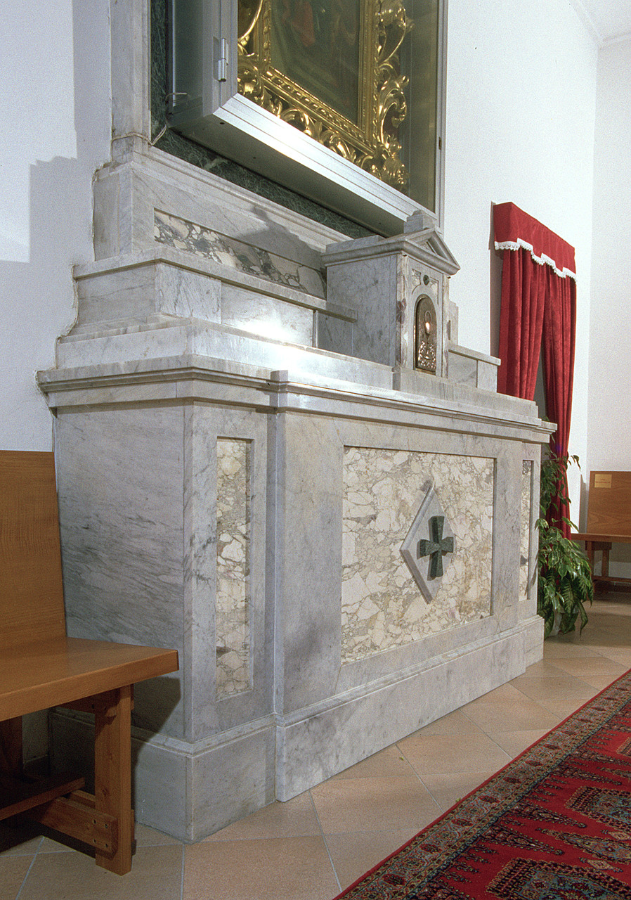 altare - produzione italiana (sec. XX)