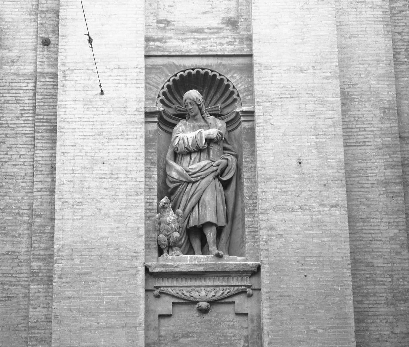 San Giovanni evangelista (statua) di Provaglia Orazio (prima metà sec. XVII)