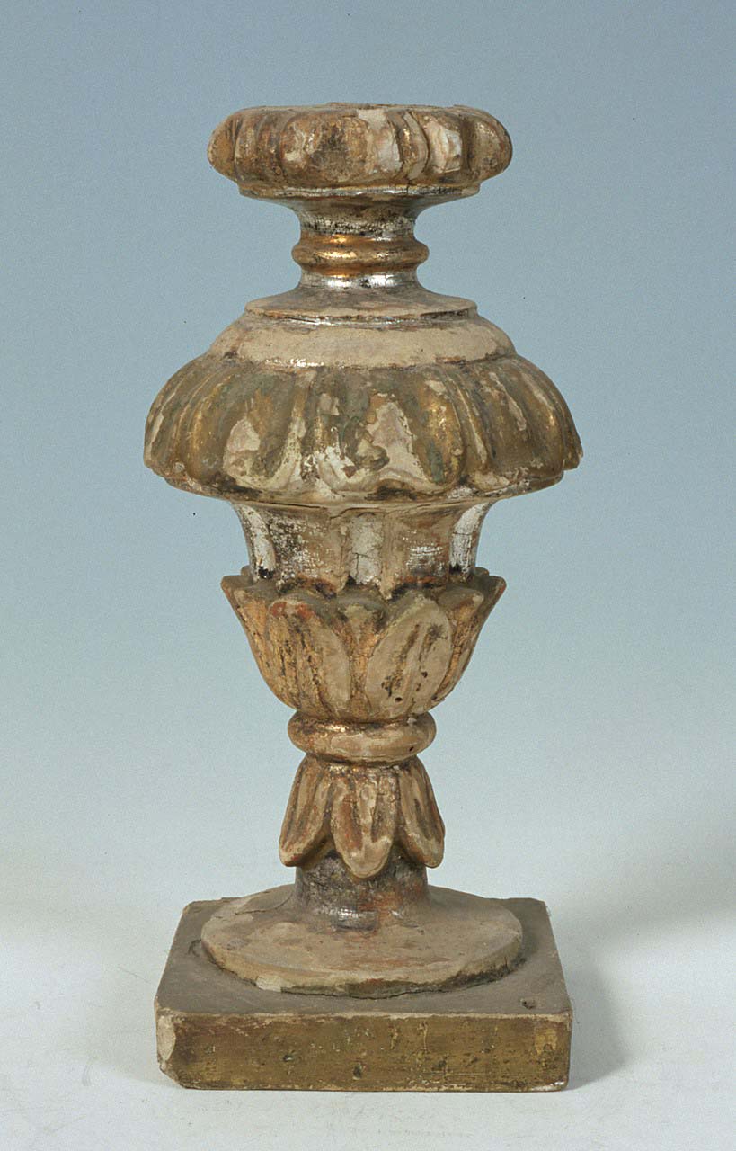 vaso d'altare con composizione floreale, serie - bottega ferrarese (fine/inizio secc. XVIII/ XIX)