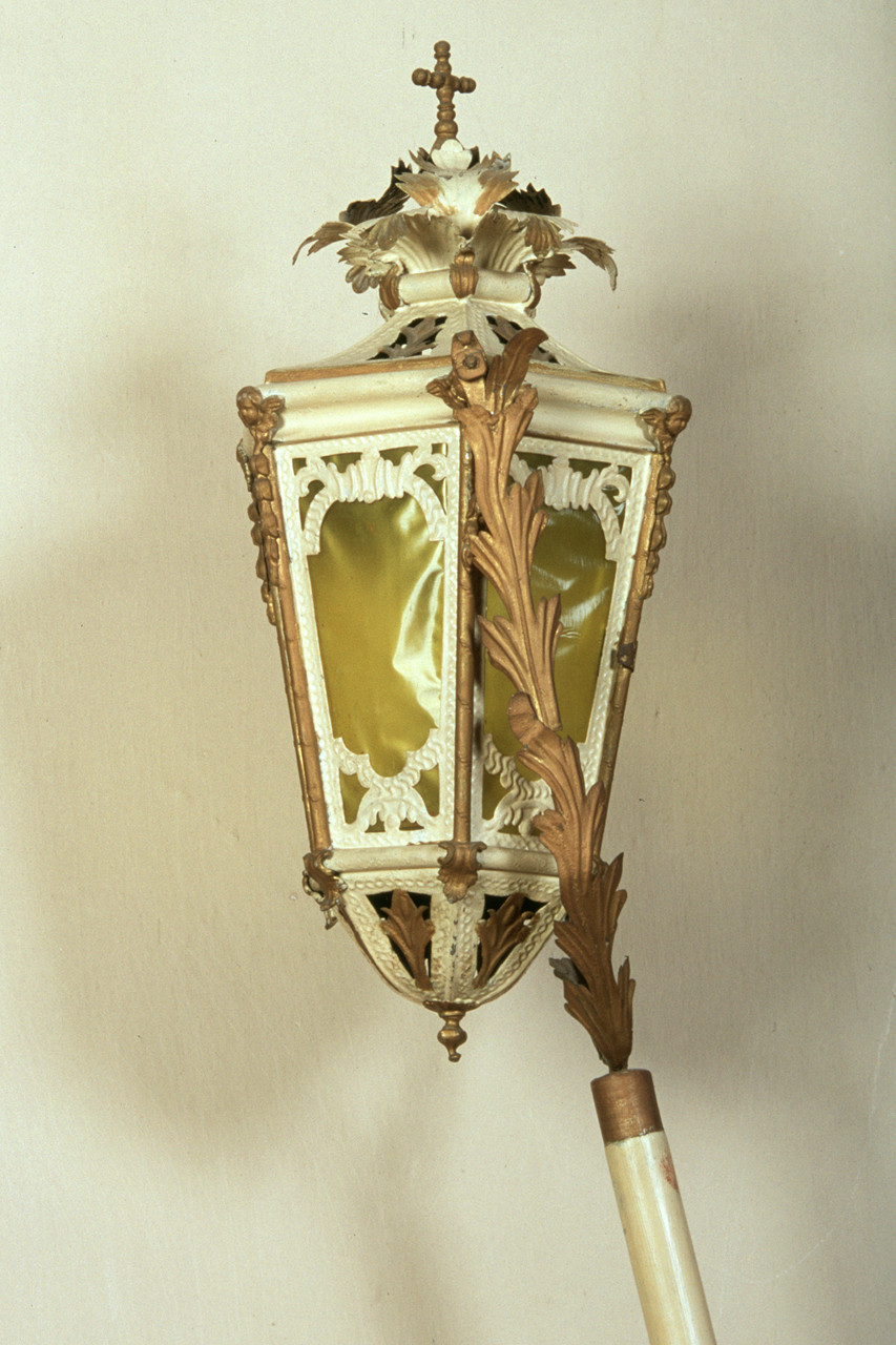lanterna processionale, serie - bottega ferrarese (ultimo quarto sec. XVIII)