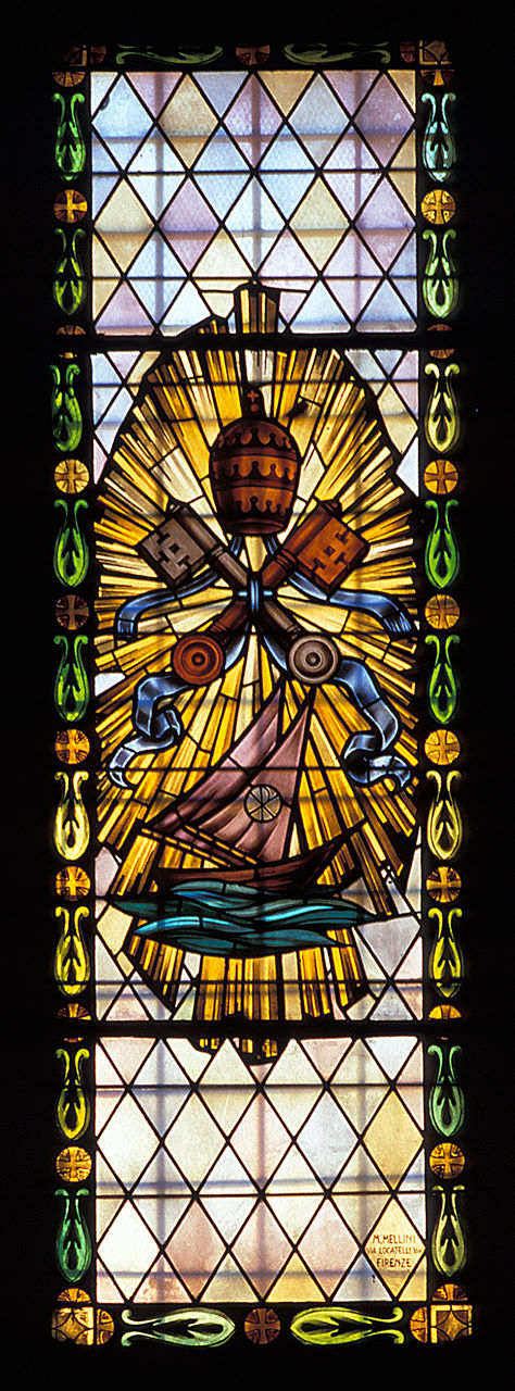 stemma papale (vetrata, elemento d'insieme) di Mellini M (sec. XX)