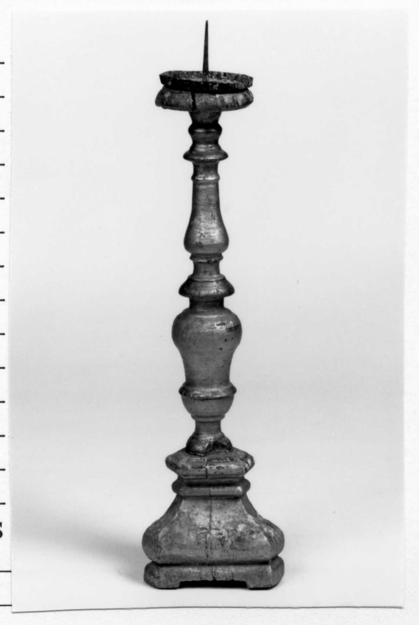 candeliere d'altare, serie - bottega emiliana (prima metà sec. XVIII)