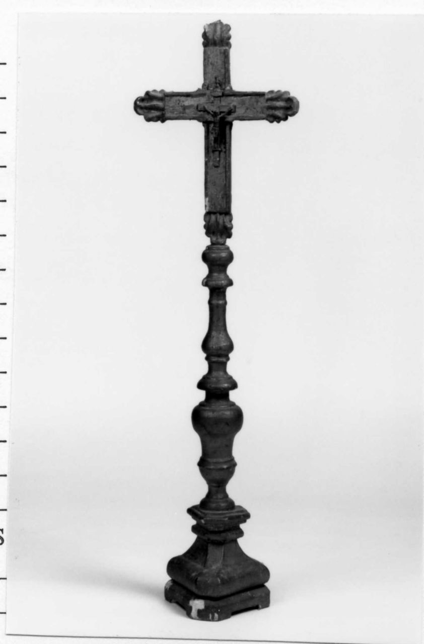 Cristo crocifisso (croce d'altare) - bottega emiliana (prima metà sec. XVIII)