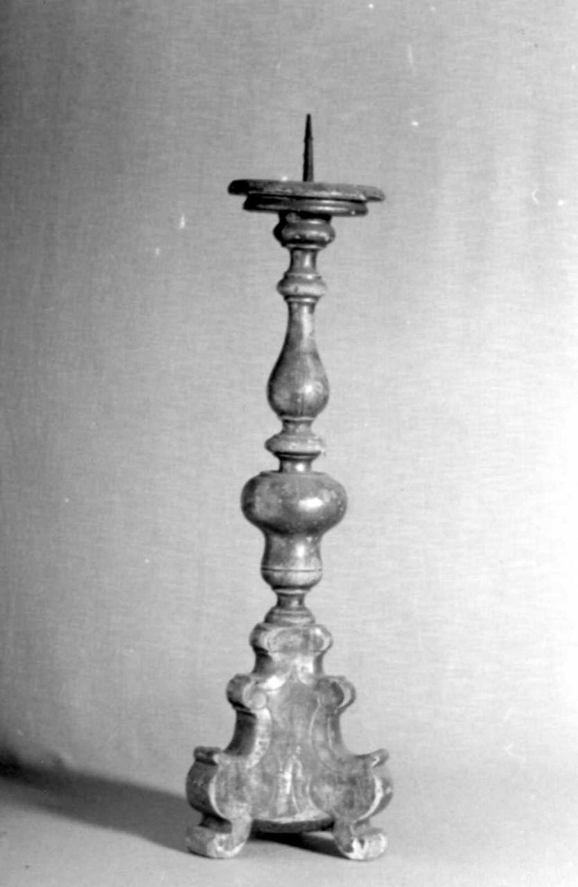 candeliere d'altare, serie - bottega emiliana (sec. XVIII)