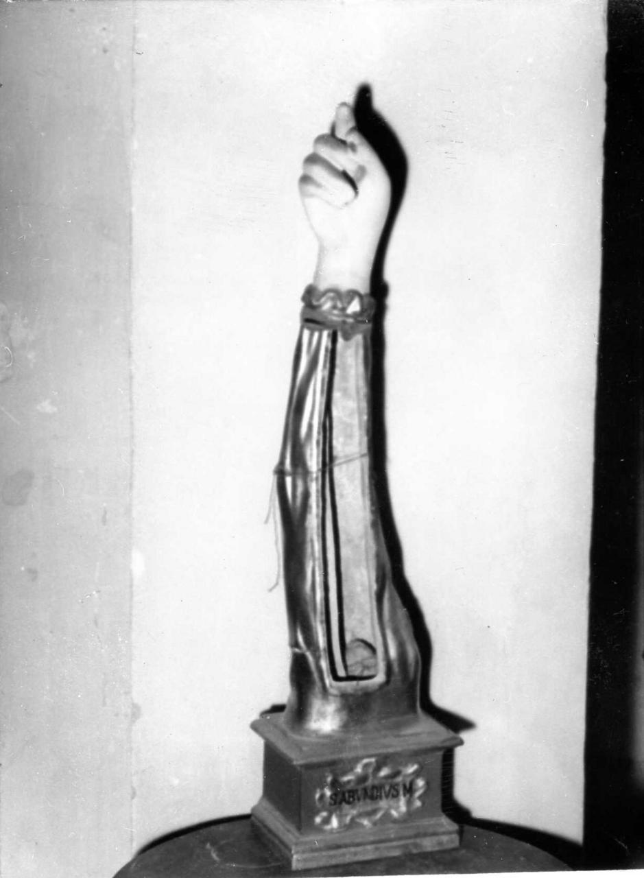 reliquiario antropomorfo - a braccio, serie - bottega modenese (prima metà sec. XVII)