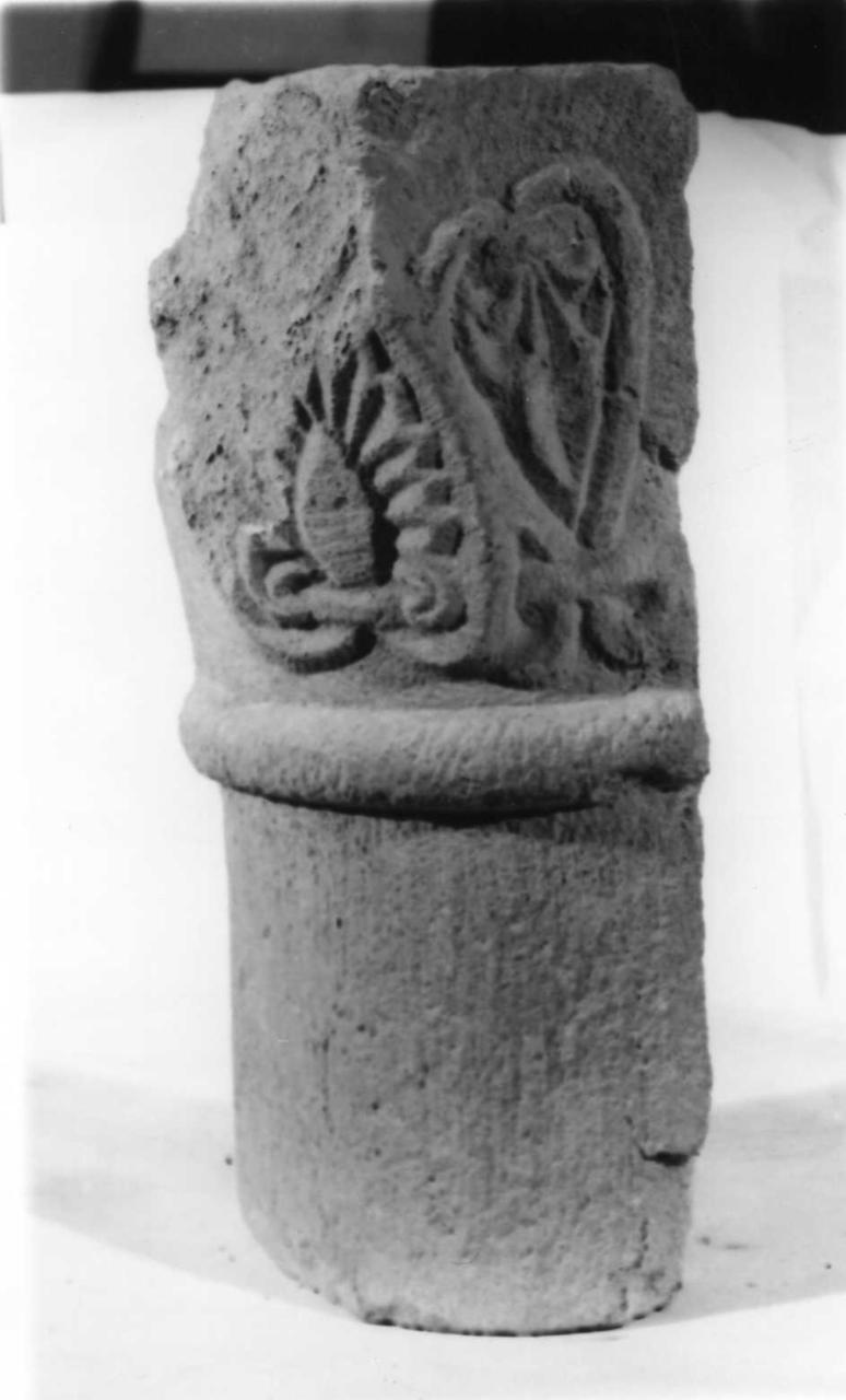 semicapitello, frammento di Antelami Benedetto (bottega) (inizio sec. XIII)