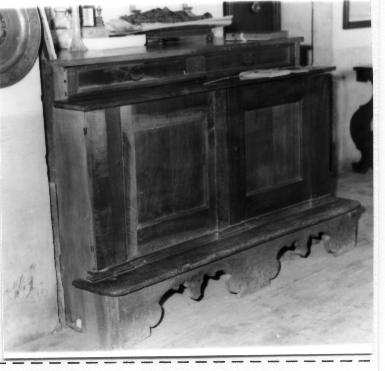 credenza - bottega modenese (fine/inizio secc. XVIII/ XIX)