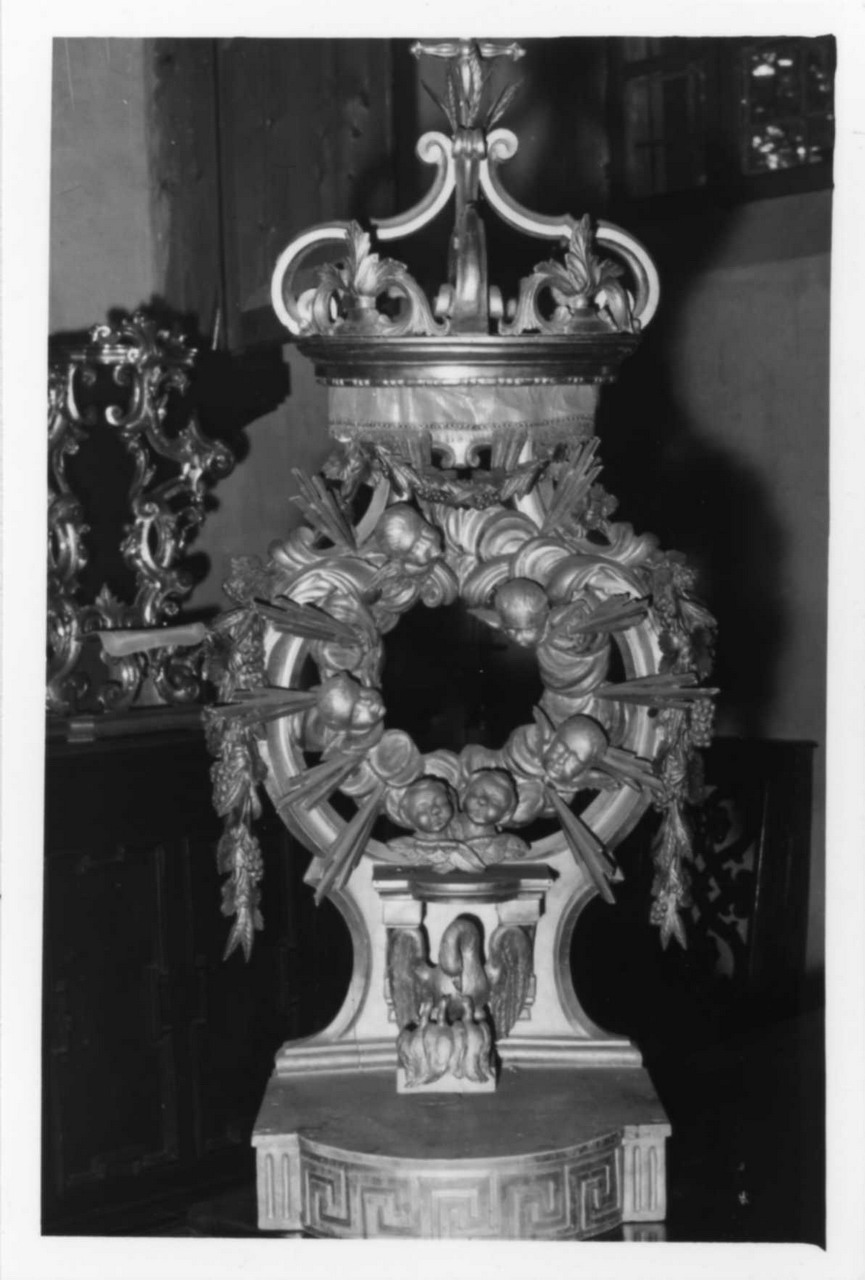 motivi decorativi a festoni con cherubini (tronetto per esposizione eucaristica) - bottega reggiana (prima metà sec. XIX)