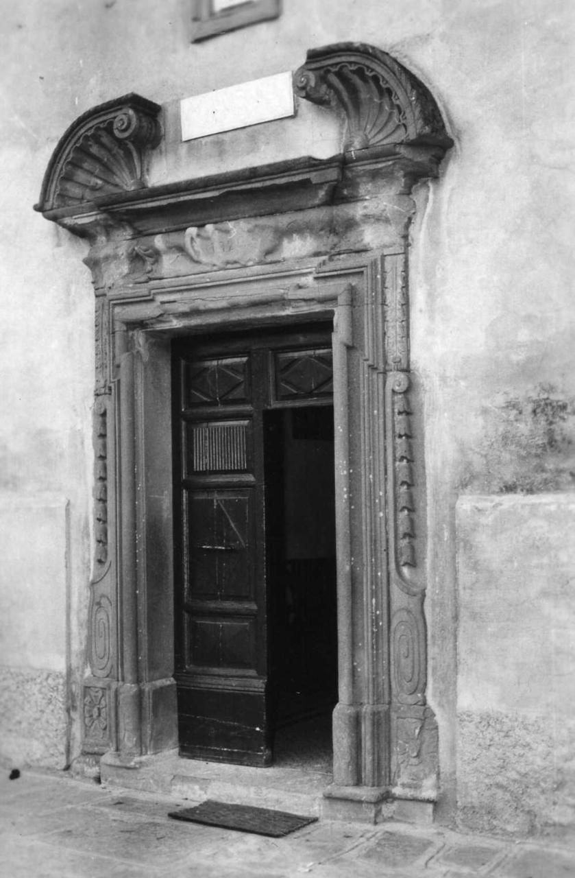 portale architravato - bottega tosco-emiliana (sec. XVIII)