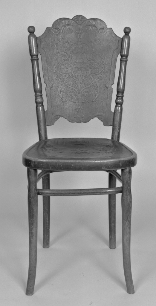 motivo decorativo a grottesca (sedia) - produzione emiliana (inizio sec. XX)