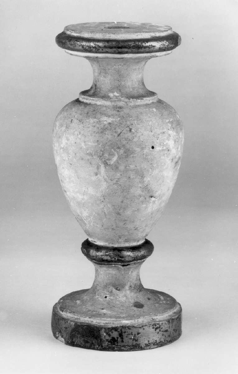 vaso d'altare con composizione floreale, serie - manifattura emiliana (inizio sec. XIX)