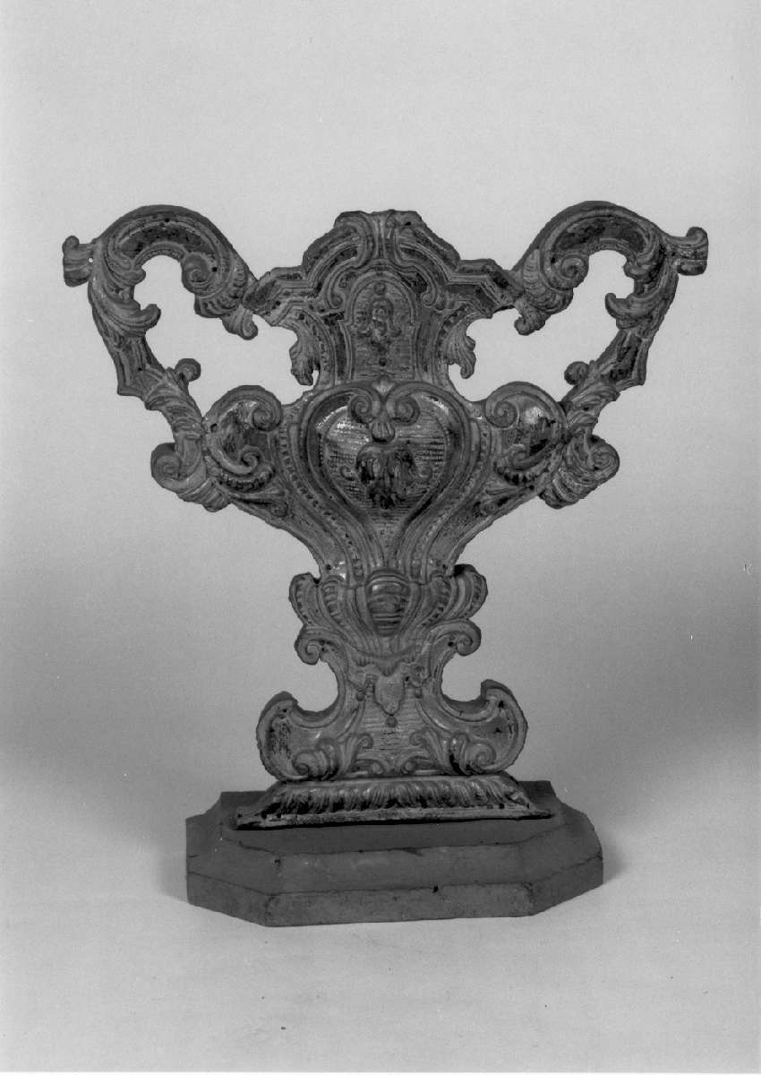 vaso d'altare con composizione floreale, serie - produzione reggiana (sec. XIX)