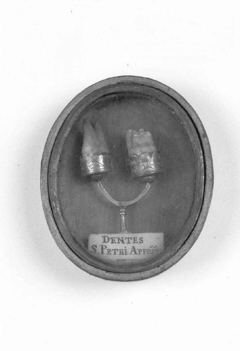 reliquiario a capsula - ambito reggiano (sec. XVIII)