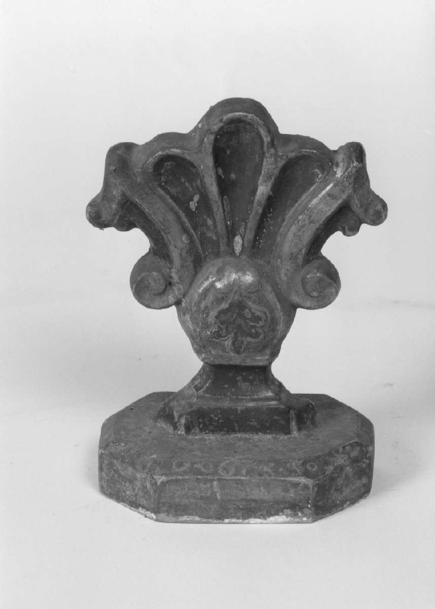 vaso d'altare con composizione floreale, serie - ambito reggiano (primo quarto sec. XIX)
