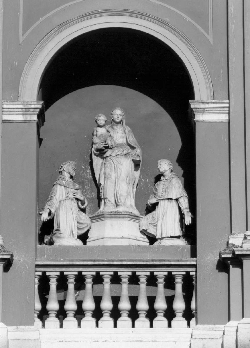 Madonna del Popolo, Madonna con Bambino, San Francesco e San Carlo (gruppo scultoreo) - ambito Italia settentrionale (primo quarto sec. XVII)