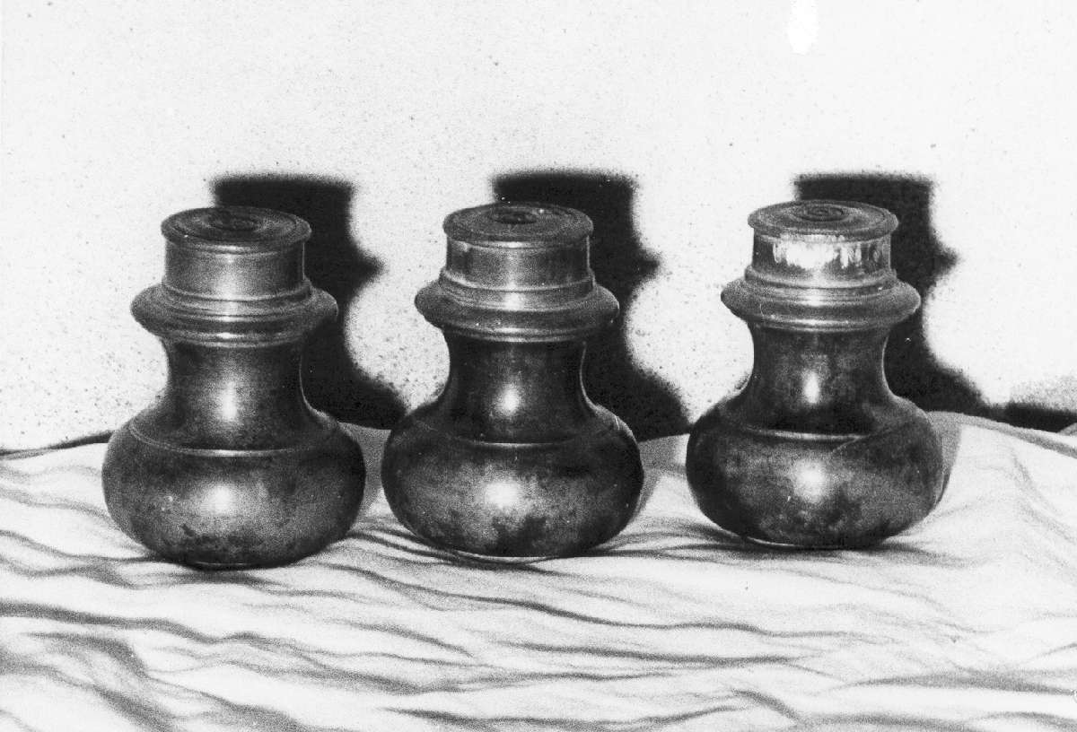 vasetti per oli santi, insieme - manifattura emiliana (seconda metà sec. XVIII)