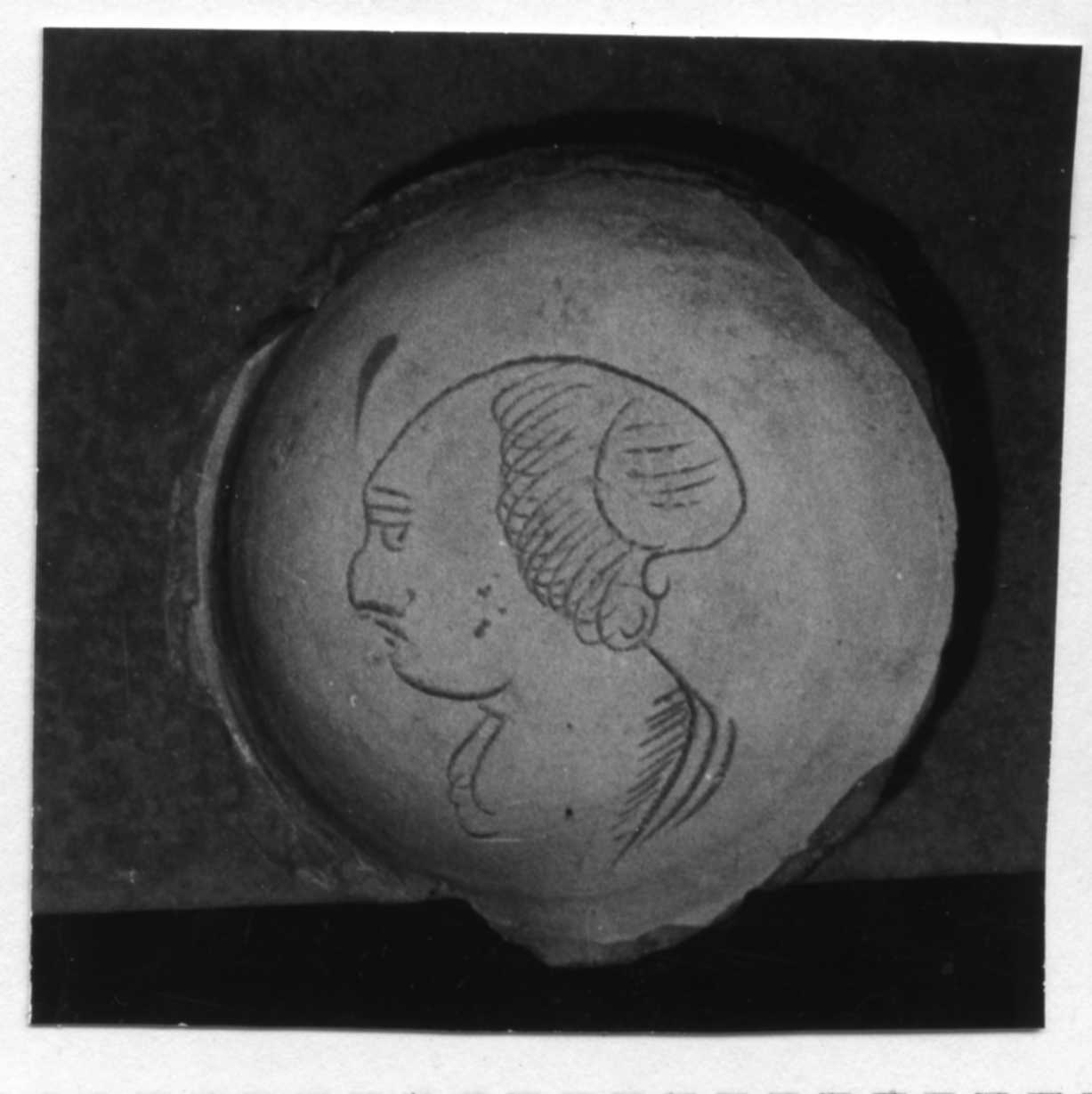 testa di donna (ciotola) - bottega carpigiana (metà sec. XVII)
