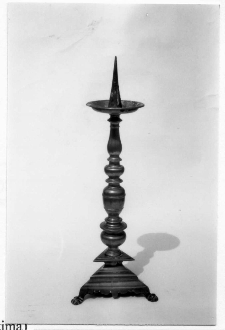 candeliere d'altare, serie - bottega emiliana (fine/inizio secc. XVII/ XVIII)