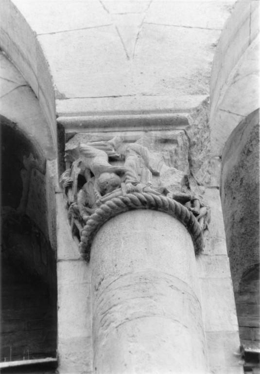 arpisti e acrobati (capitello) di Wiligelmo (cerchia) (secc. XI/ XII)