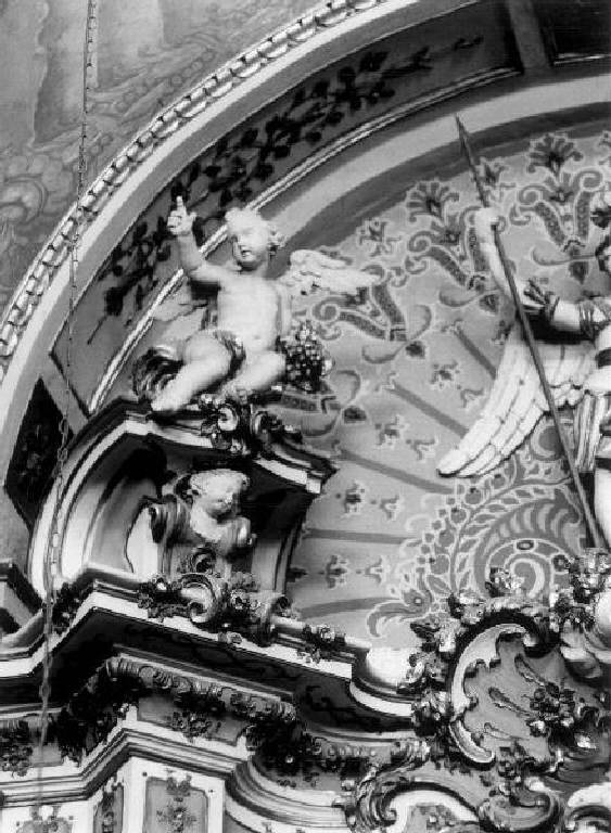 angelo con simbolo eucaristico: uva (statua, elemento d'insieme) - bottega ligure (primo quarto sec. XIX)