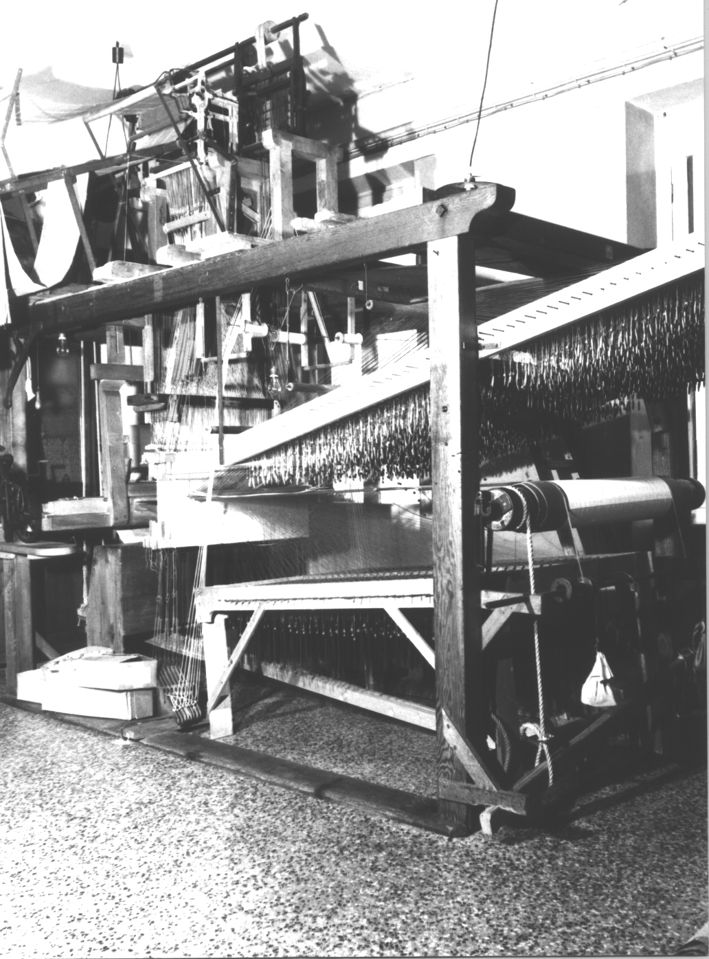 telaio a mano - produzione locale (1880 ca)