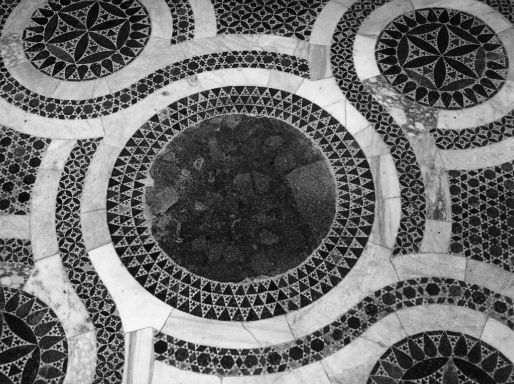 pavimento cosmatesco, frammento di Paolo (bottega) (metà sec. XII)