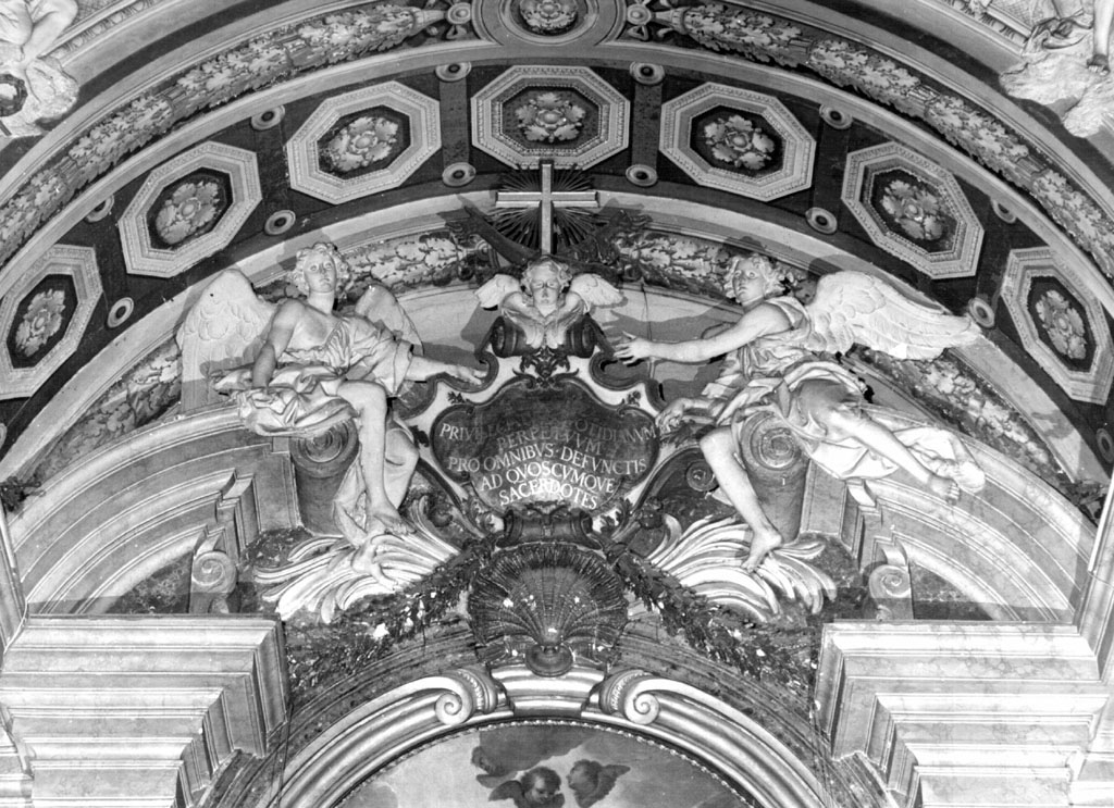 Angeli reggicartiglio (gruppo scultoreo) di Fontana Luigi (seconda metà sec. XIX)