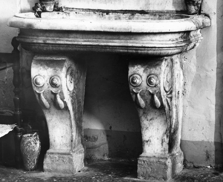 lavabo da sacrestia - ambito laziale (sec. XVII)