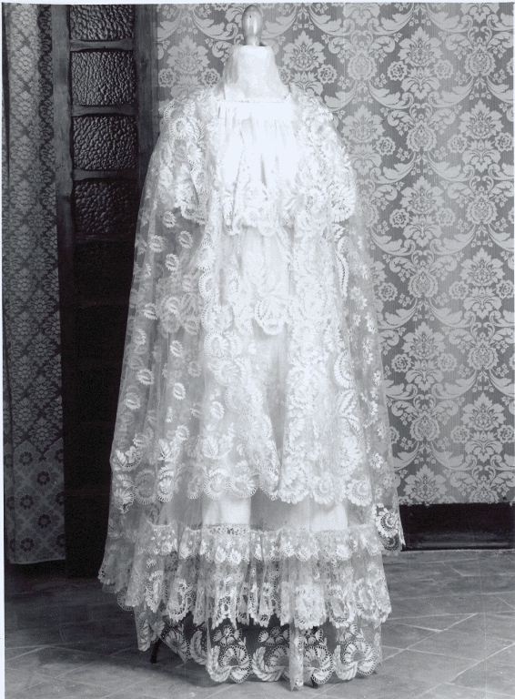 abito da sposa - manifattura francese (secondo quarto sec. XIX)