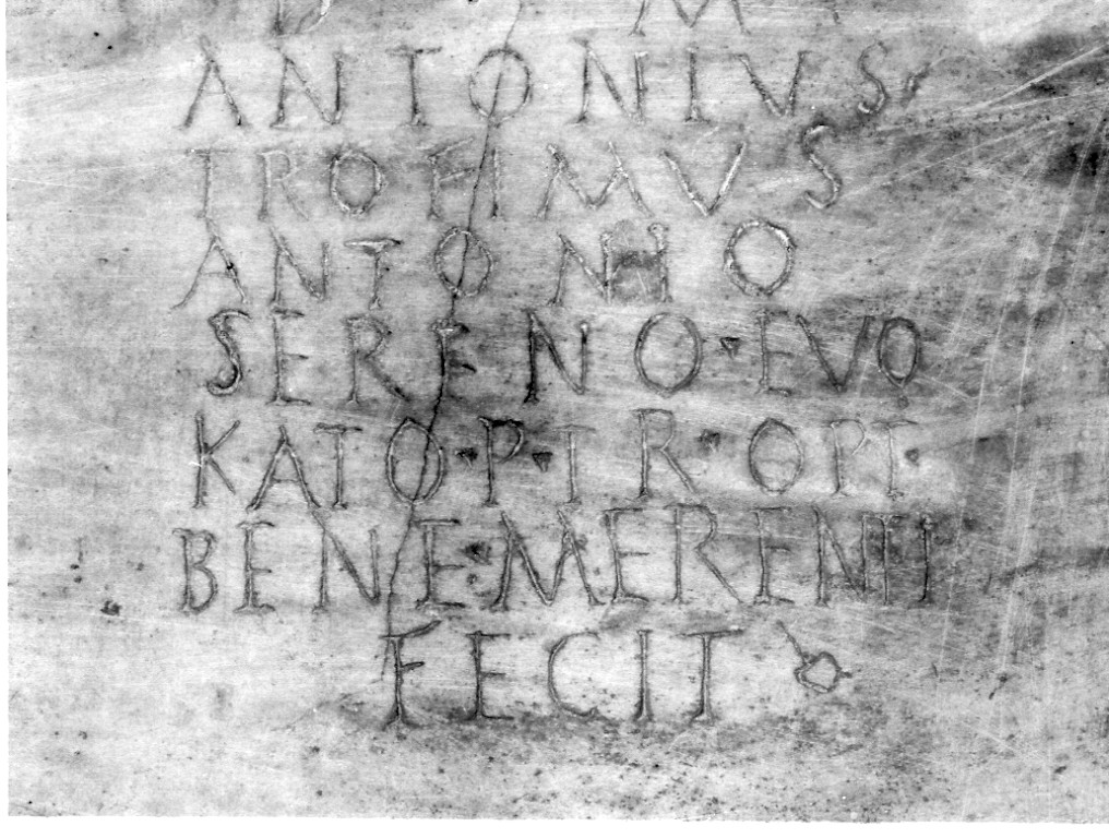 lapide tombale - ambito laziale (seconda metà sec. II)