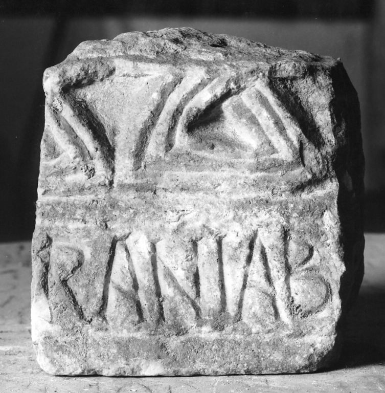 pluteo, frammento - ambito laziale (prima metà sec. IX)