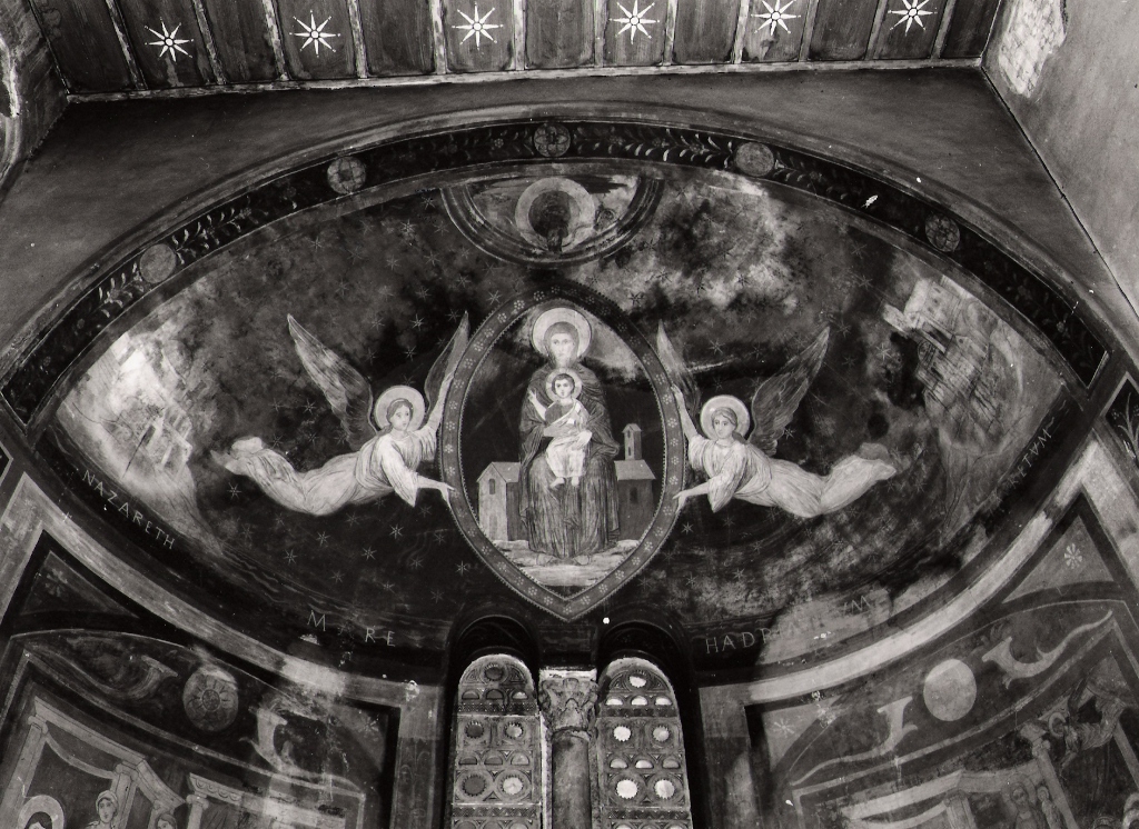 Madonna con Bambino entro una mandorla (dipinto, complesso decorativo) di Caroselli Cesare, Palombi Alessandro (sec. XIX)
