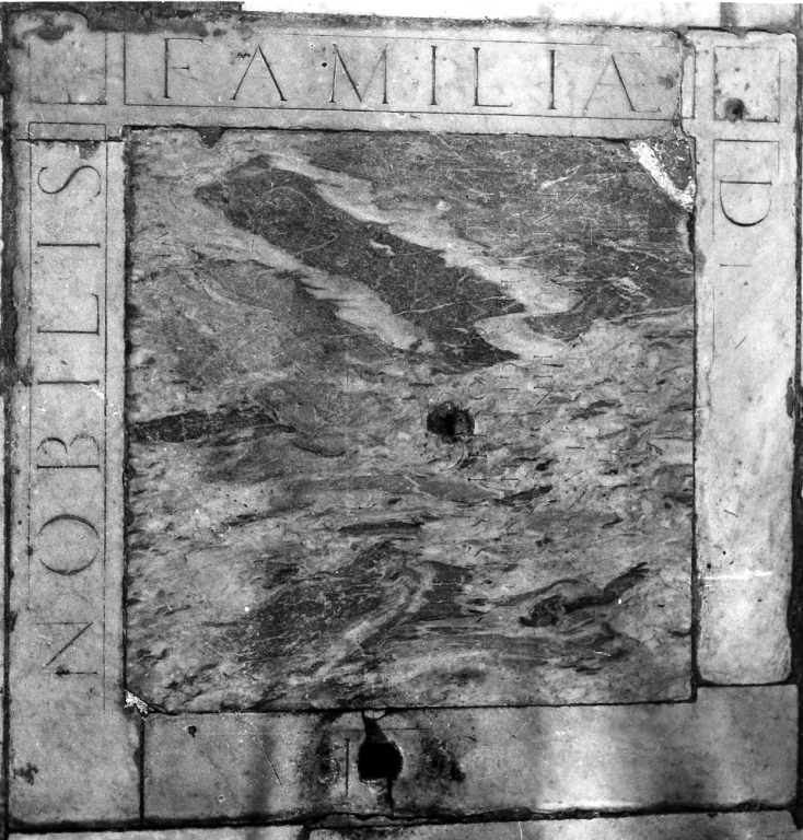 lapide tombale - bottega romana (sec. XVI, sec. XVII)