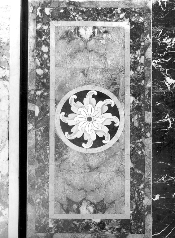 motivo decorativo floreale (rilievo) di Ripoli Pietro Antonio (attribuito) (sec. XVII)