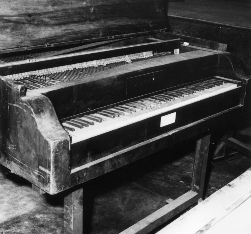 pianoforte - a coda di Banvarth George (sec. XIX)