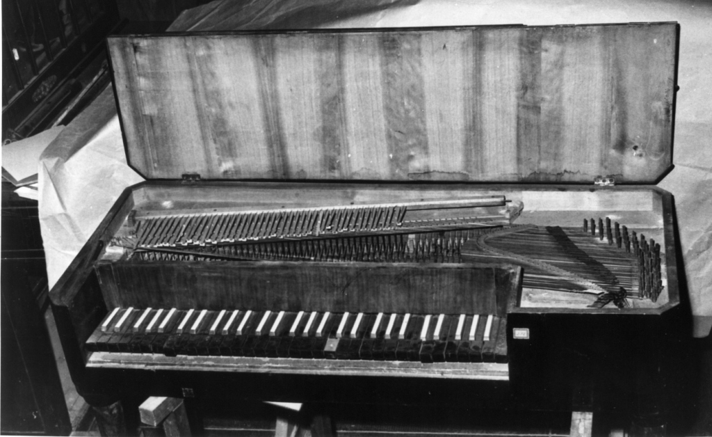 pianoforte - a tavolino - ambito italiano (sec. XIX)