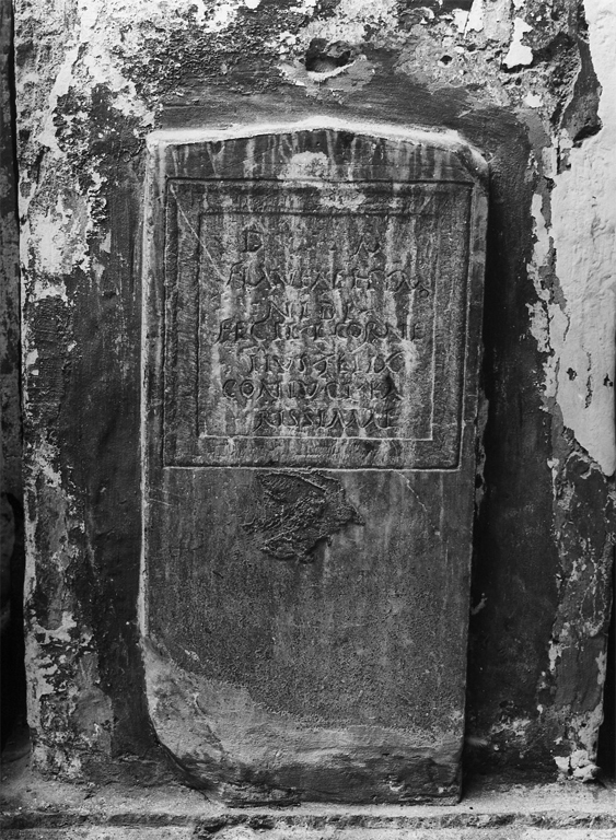 lapide tombale - ambito romano (sec. II)