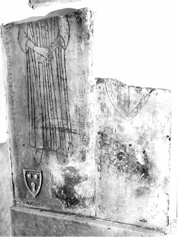 lapide tombale, frammento - ambito romano (sec. XIV)