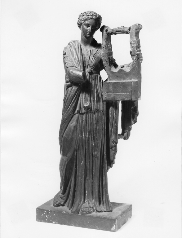 suonatrice di lira (statuetta) - ambito europeo (prima metà sec. XIX)