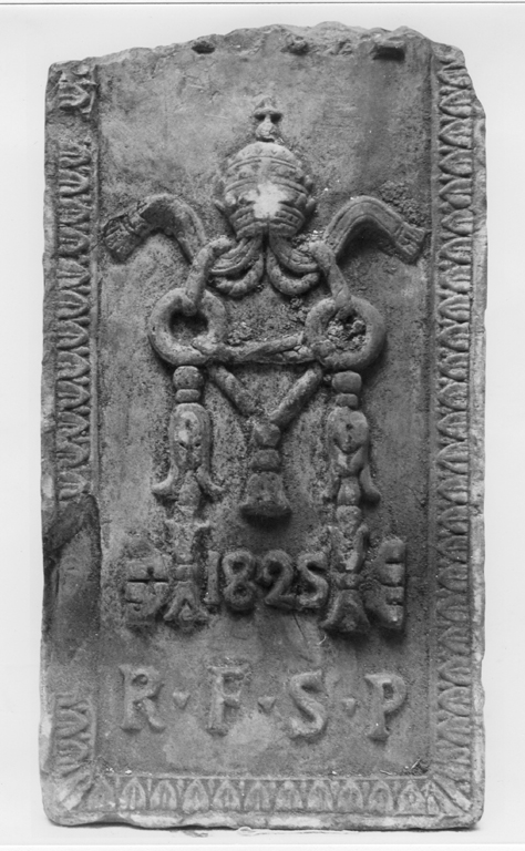 tiara con chiavi (mattonella) - ambito romano (sec. XIX)