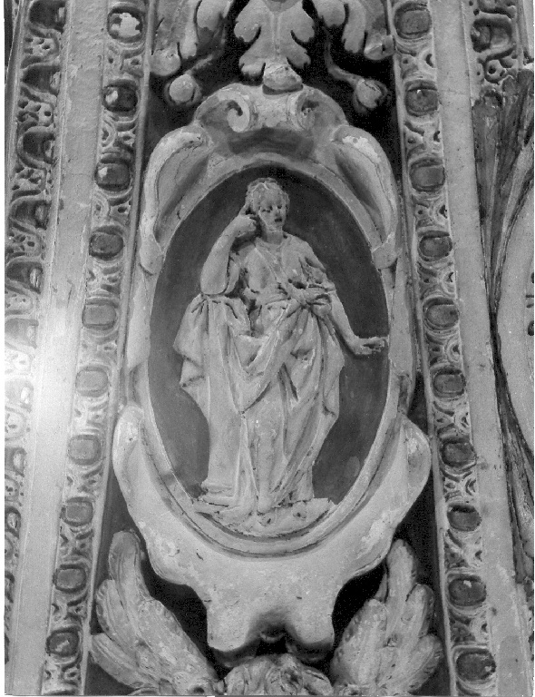 figure allegoriche femminili (rilievo) di De Rossi Giovanni Francesco (sec. XVII)