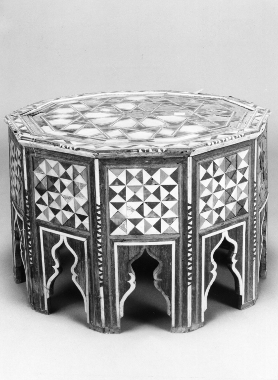 tavolino - bottega siriana (seconda metà, prima metà sec. XVIII, sec. XIX)